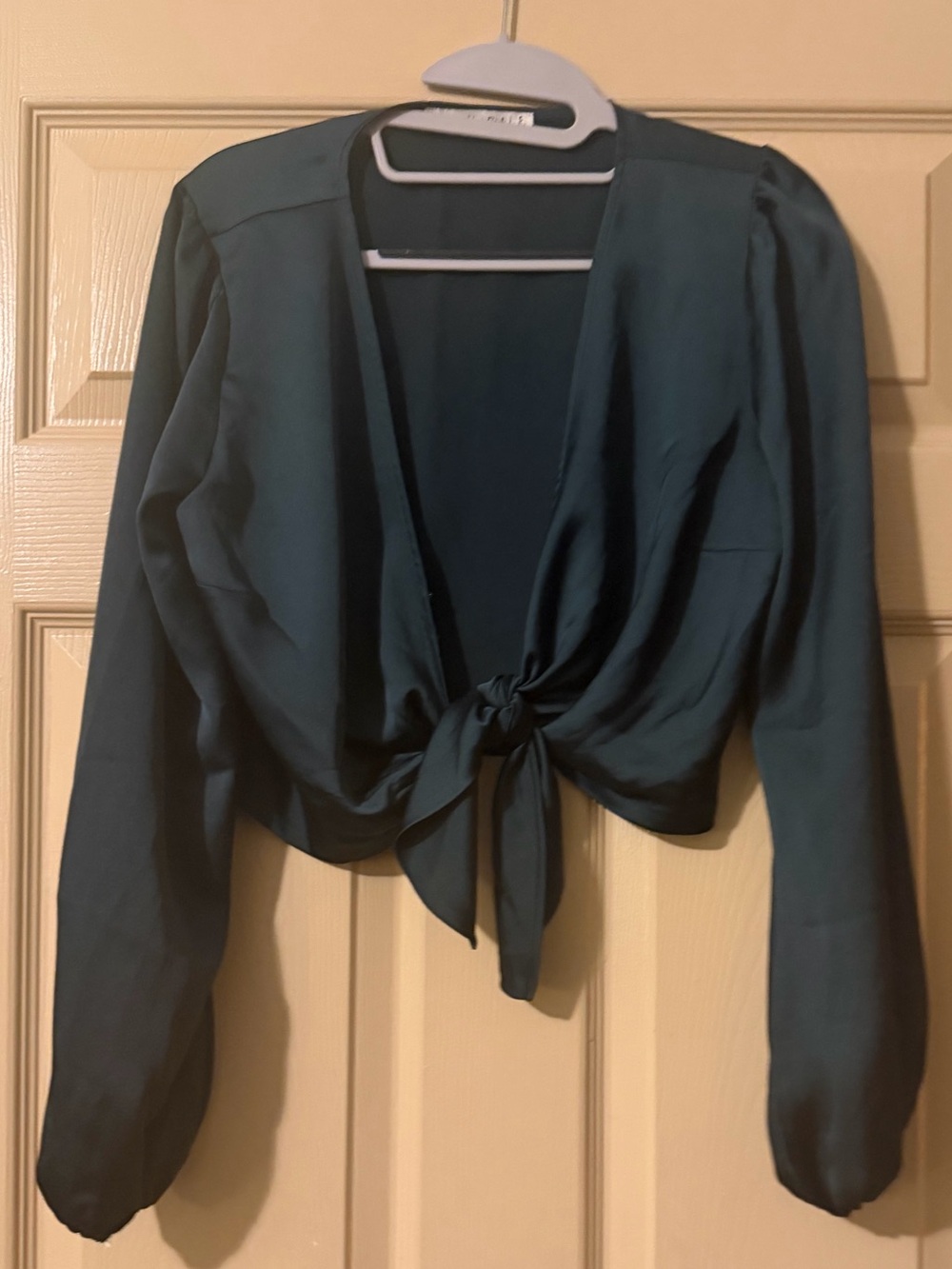 Abercrombie & Fitch Tie-Front Long Sleeve Satin Crop Top - Emerald Green
